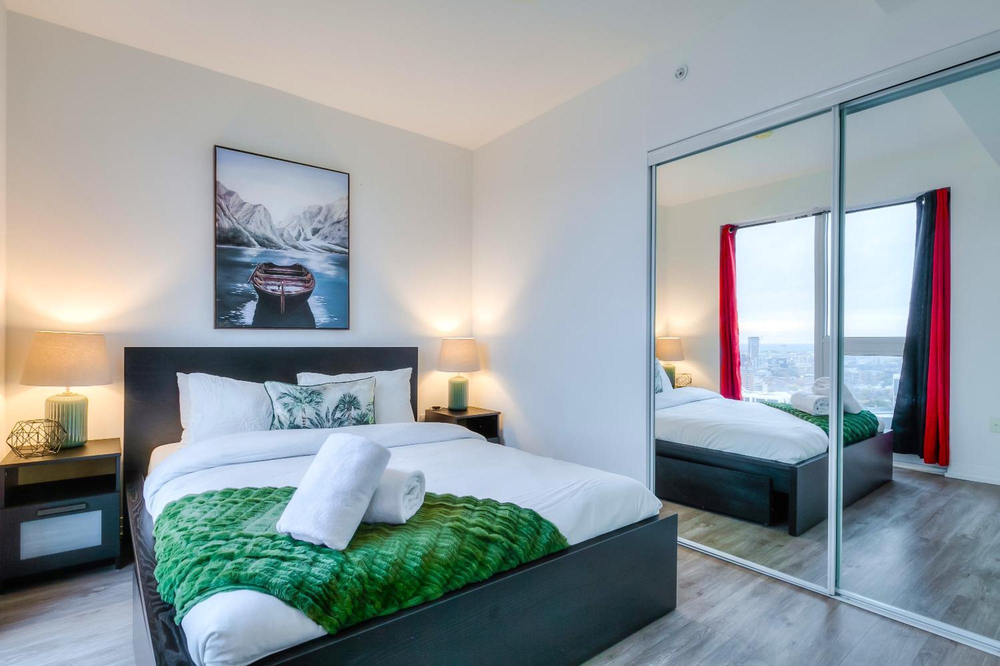 Panorama Suites Downtown Торонто Экстерьер фото